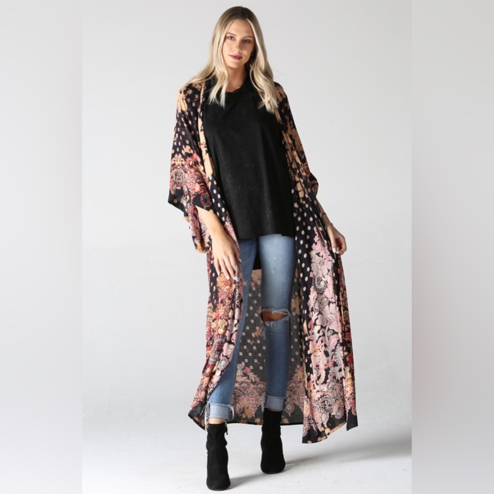 Just in @The King Kouture Boutique Long Black Floral Printed Kimono Med - Picture 3 of 9